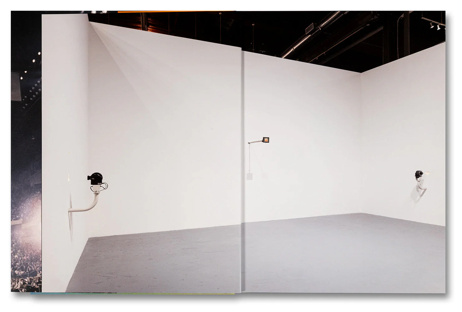 Paul Pfeiffer: Prologue to the Story of the Birth of Freedom - Image 4