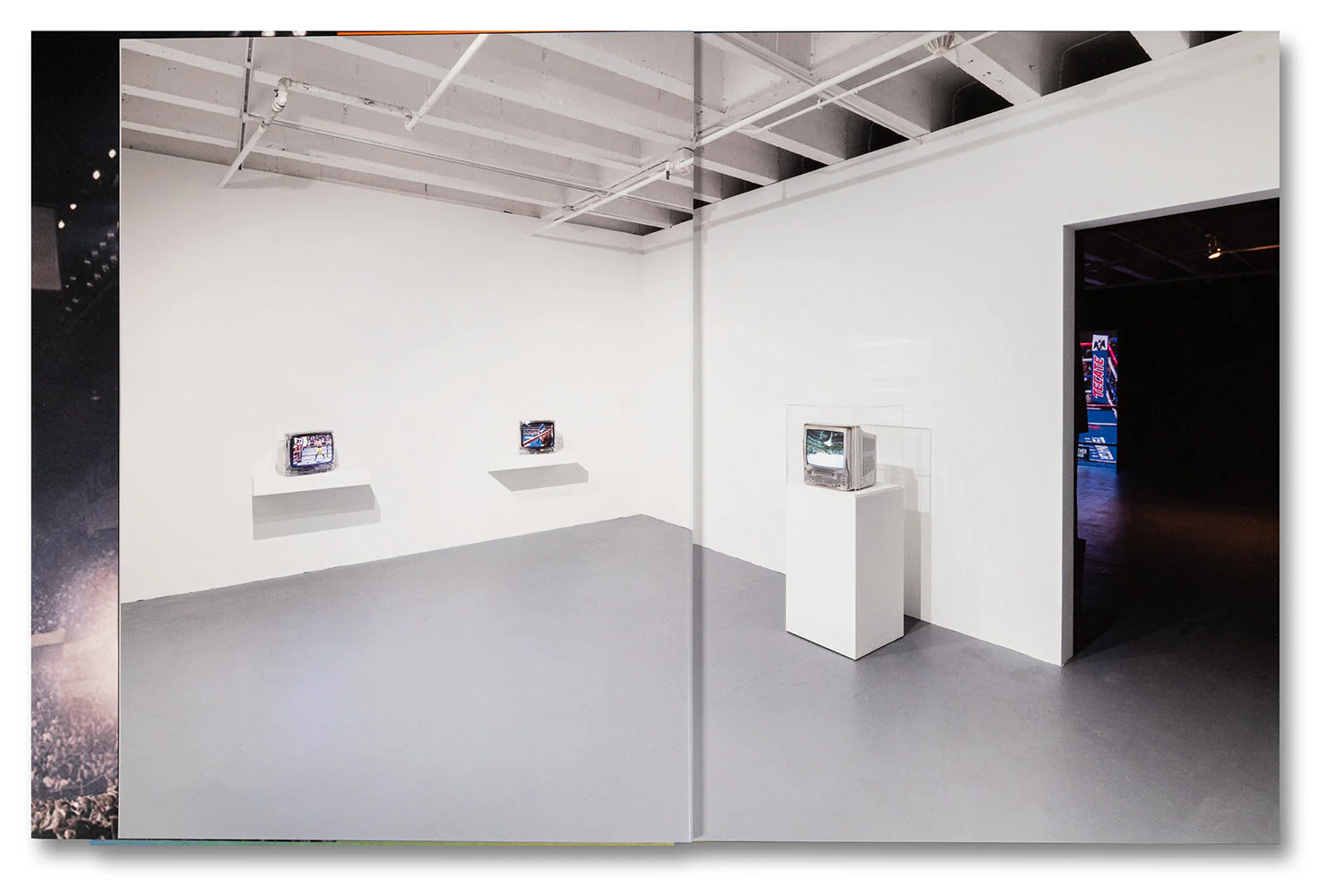 Paul Pfeiffer: Prologue to the Story of the Birth of Freedom - Image 5